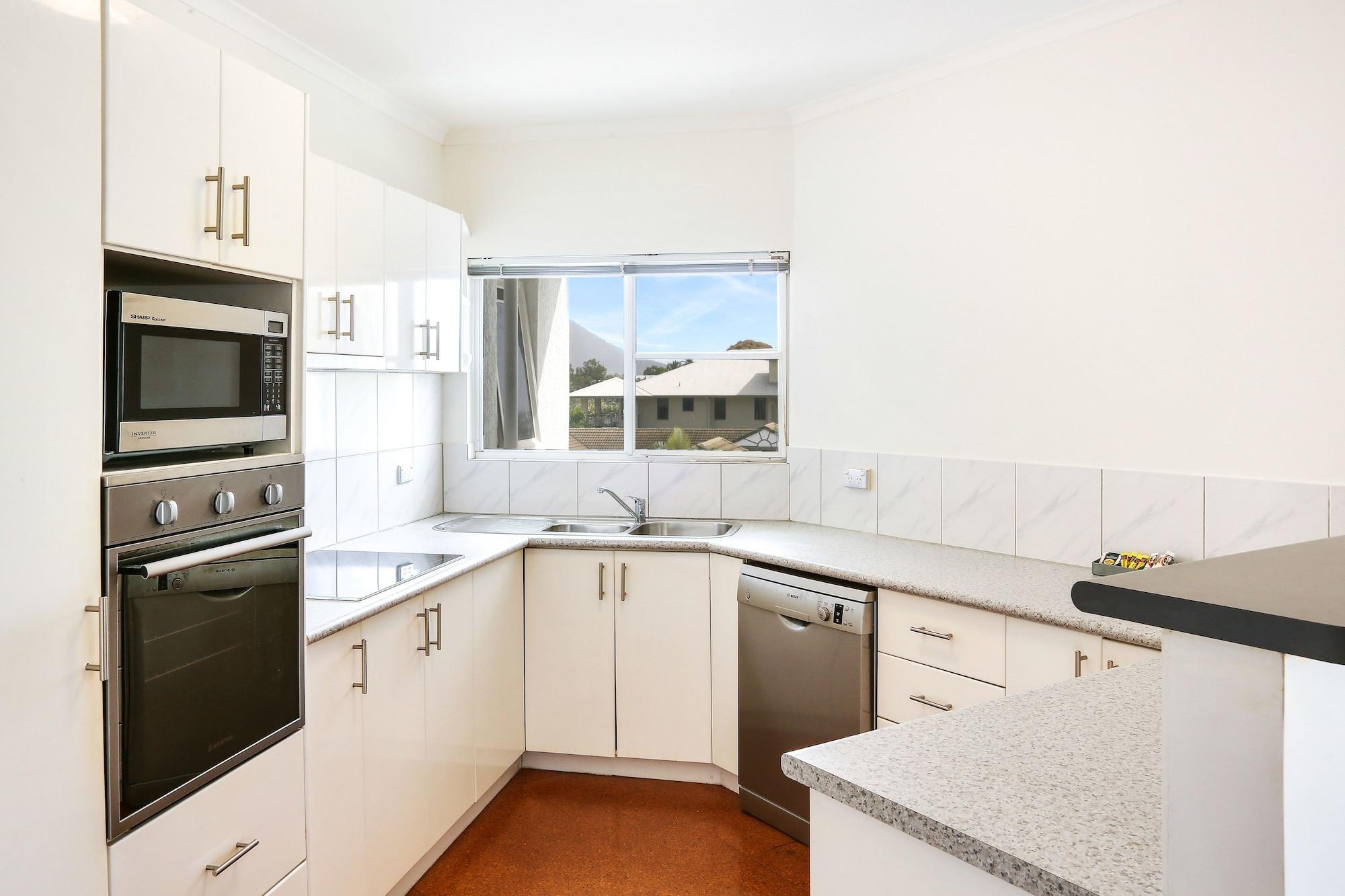 On The Beach Apartments Тринити Бич Экстерьер фото