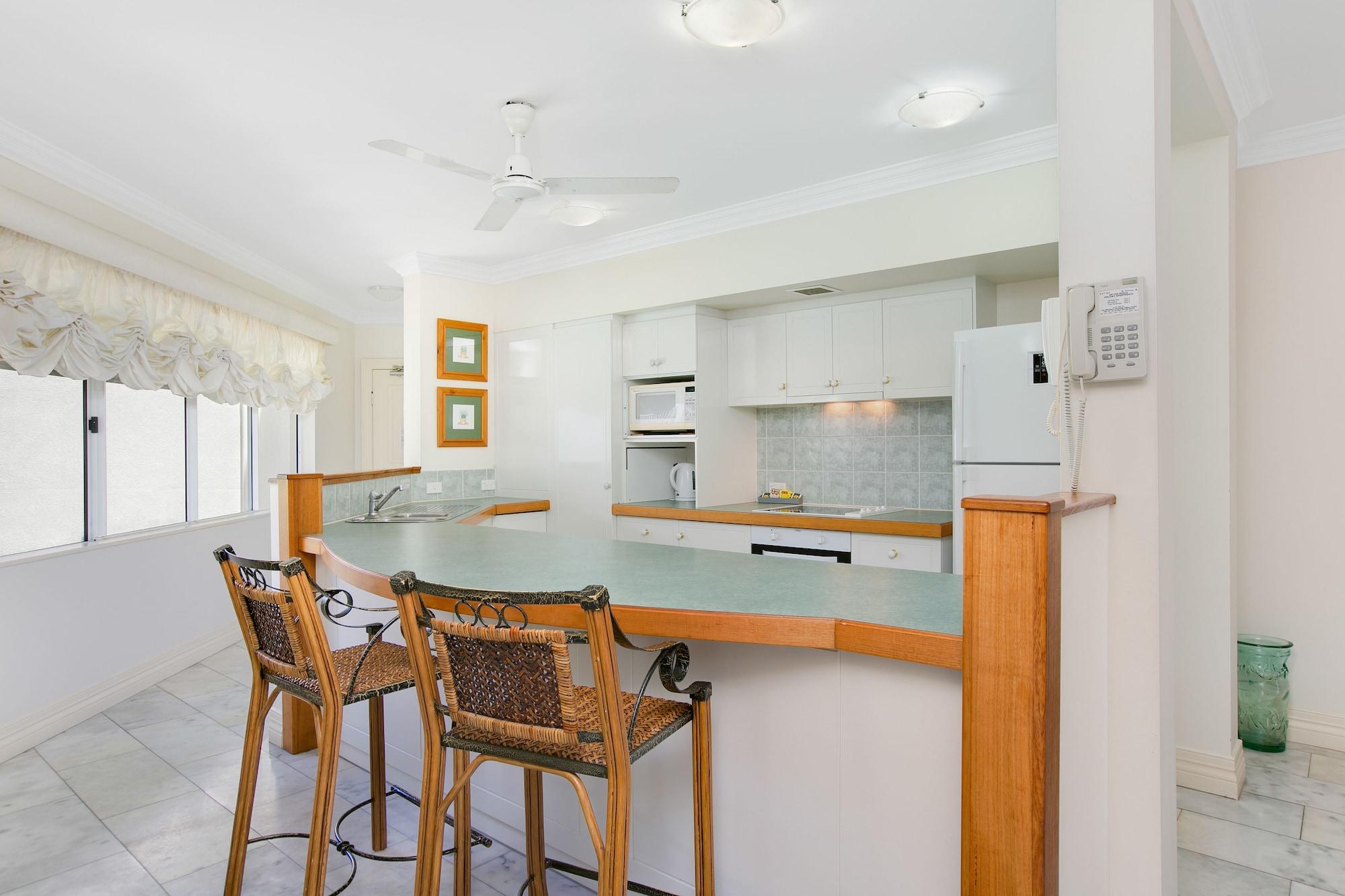 On The Beach Apartments Тринити Бич Экстерьер фото