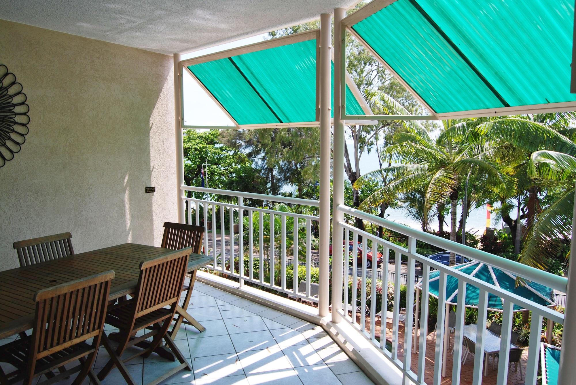 On The Beach Apartments Тринити Бич Экстерьер фото