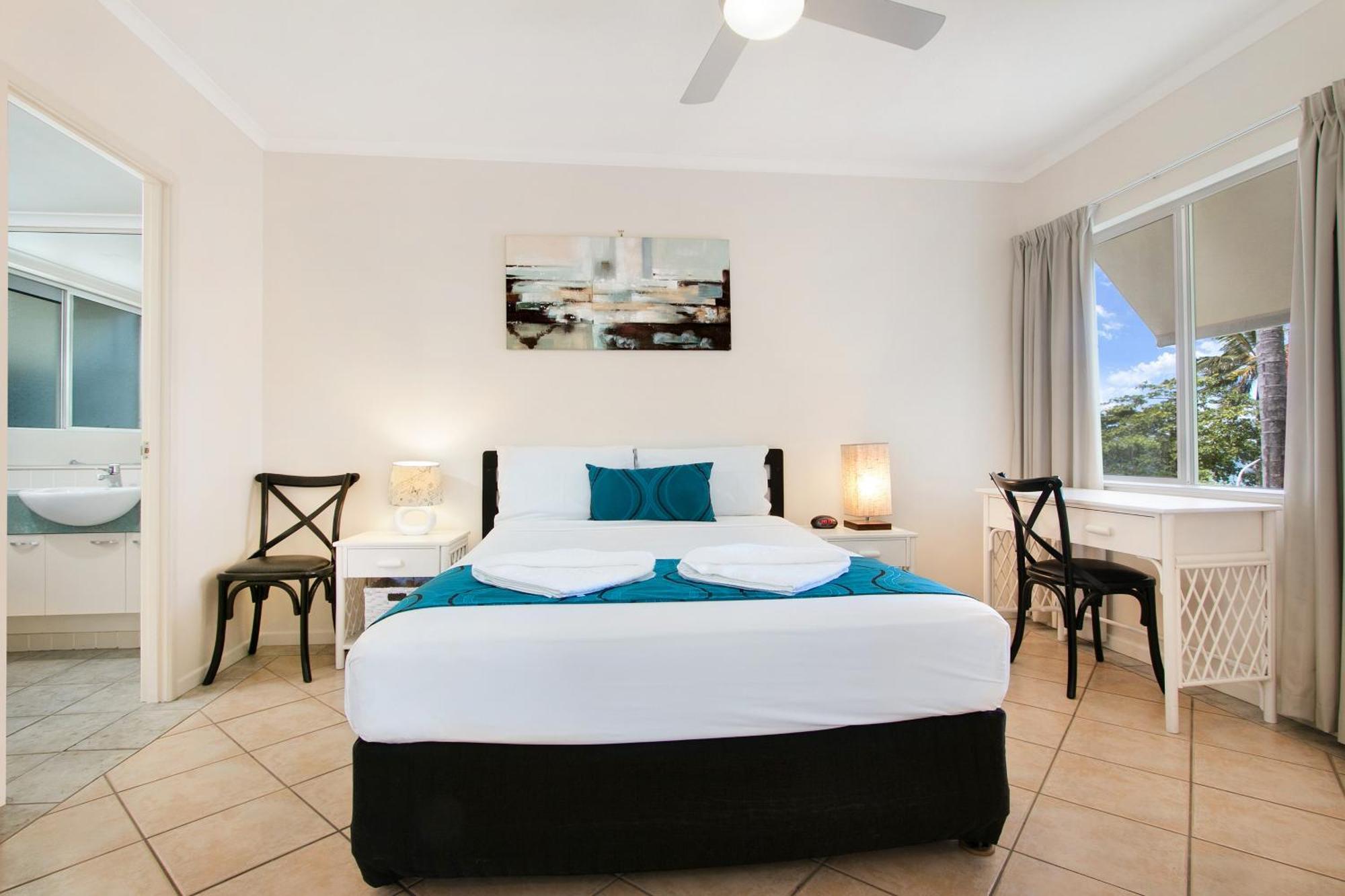 On The Beach Apartments Тринити Бич Номер фото