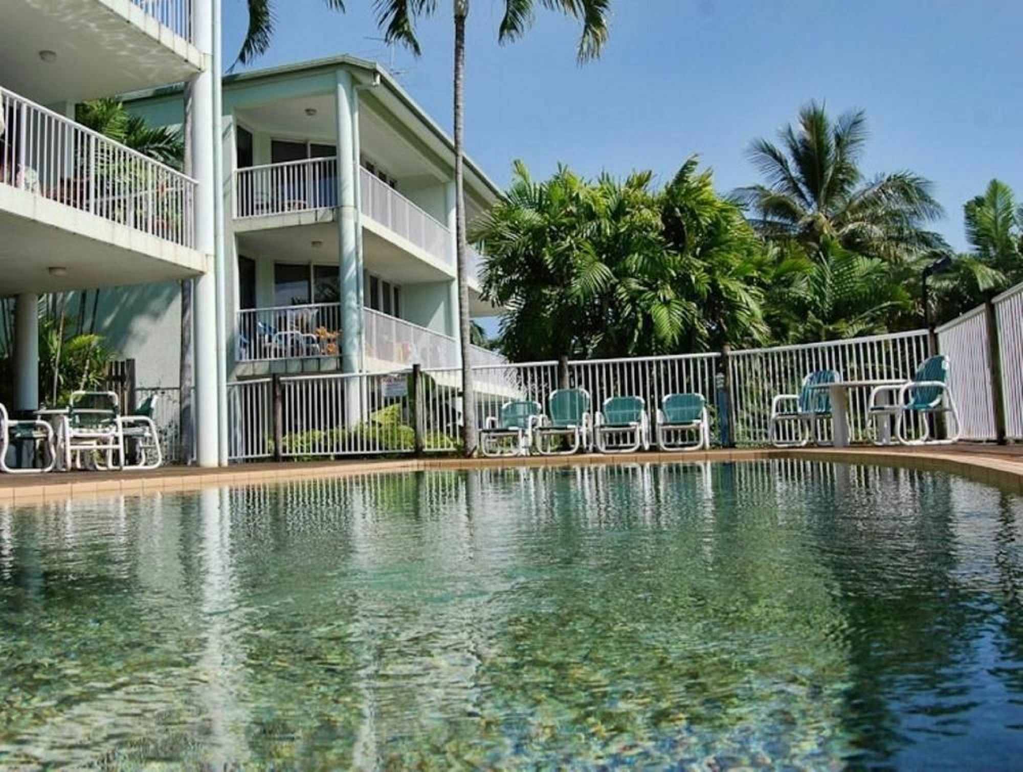 On The Beach Apartments Тринити Бич Экстерьер фото