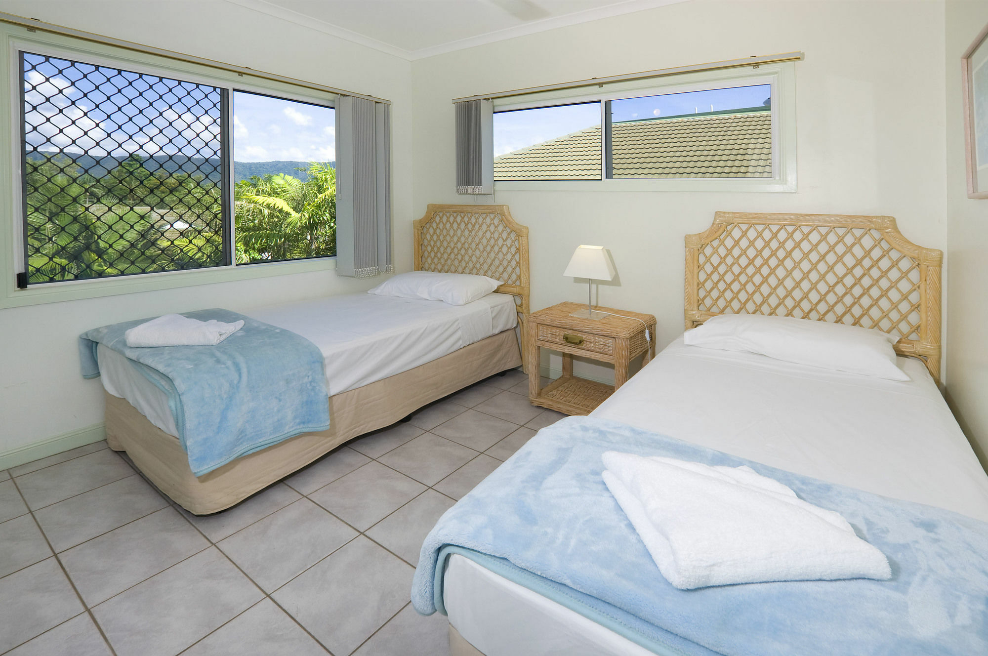 On The Beach Apartments Тринити Бич Экстерьер фото