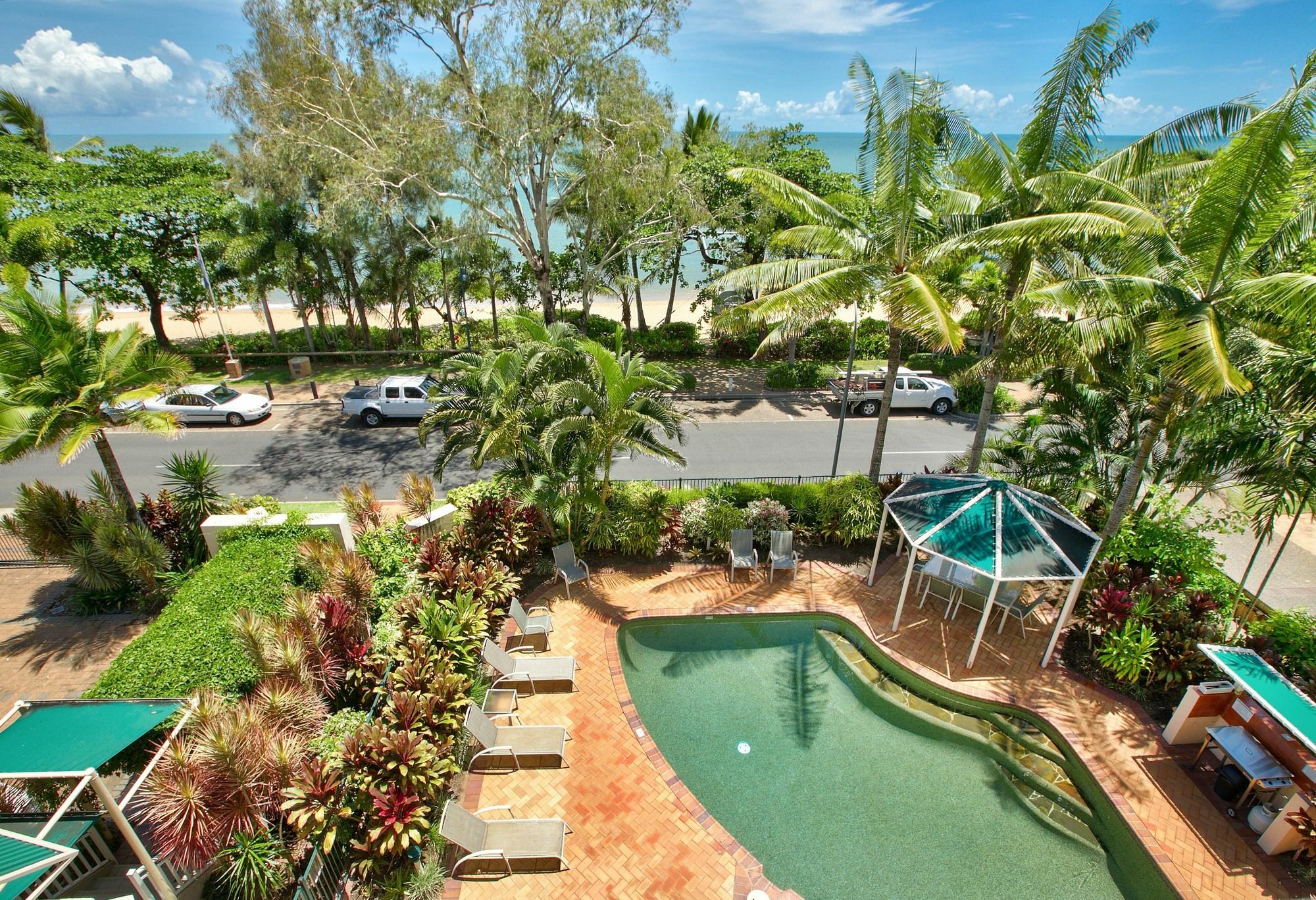 On The Beach Apartments Тринити Бич Экстерьер фото